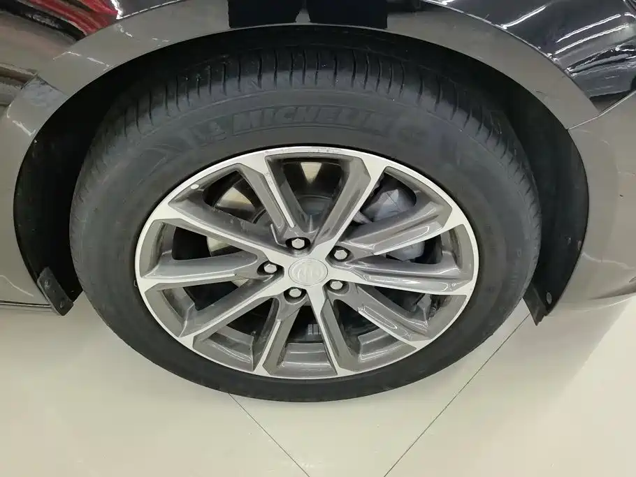 Buick LaCrosse — миниатюра 6