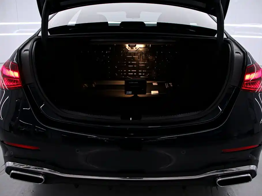 Mercedes-Benz C-Class — миниатюра 17