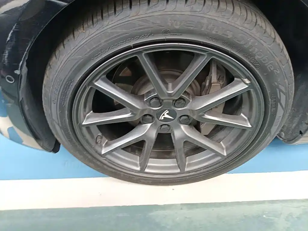 Tesla Model 3 — миниатюра 23