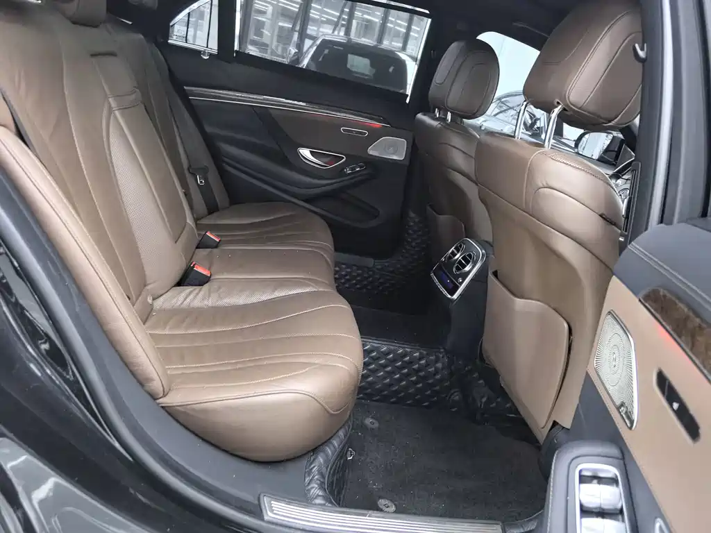 Mercedes-Benz S-Class — миниатюра 13