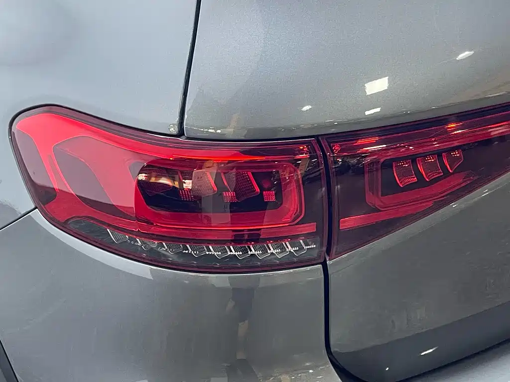 Mercedes-Benz EQB — миниатюра 10