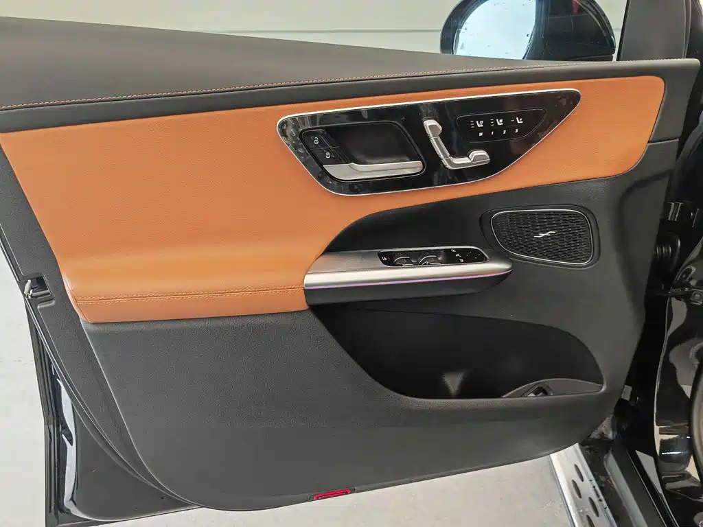 Mercedes-Benz GLC — миниатюра 10