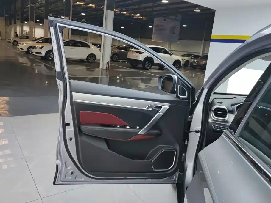 Geely Binyue — миниатюра 7