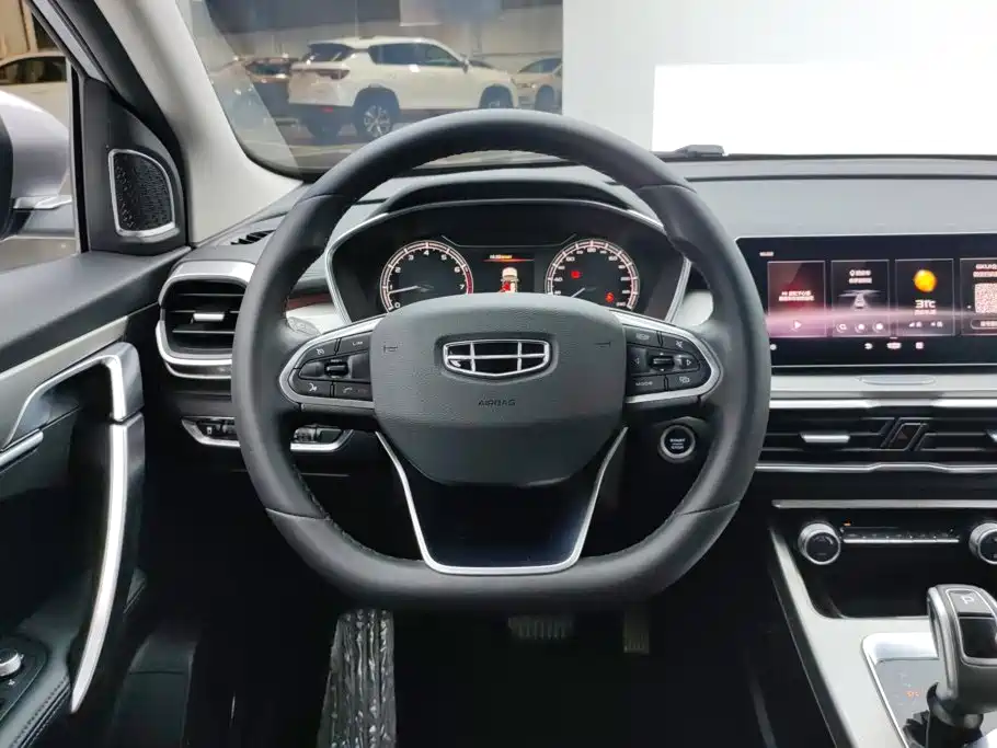 Geely Binyue — миниатюра 15
