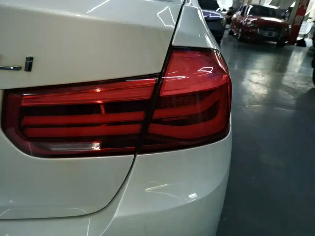 BMW 3 Series — миниатюра 8