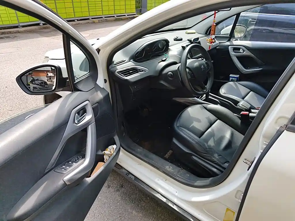 Peugeot 2008 — миниатюра 14