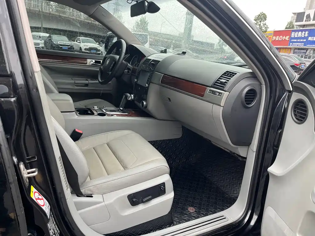 Volkswagen Touareg — миниатюра 12