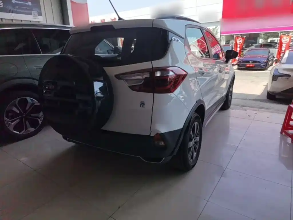 BYD Yuan EV — миниатюра 7