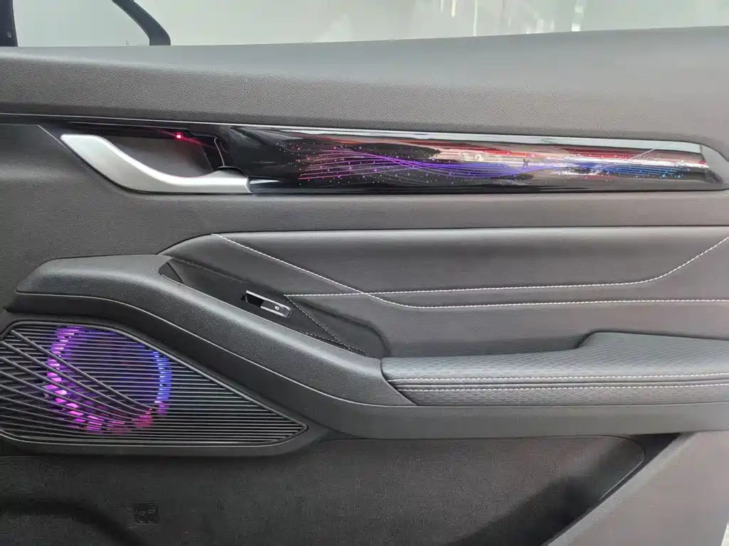 Geely Emgrand — миниатюра 15
