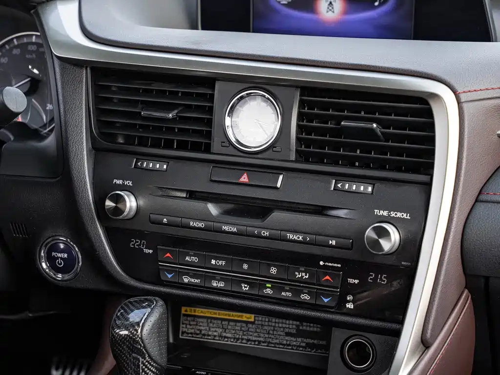 Lexus RX — миниатюра 16