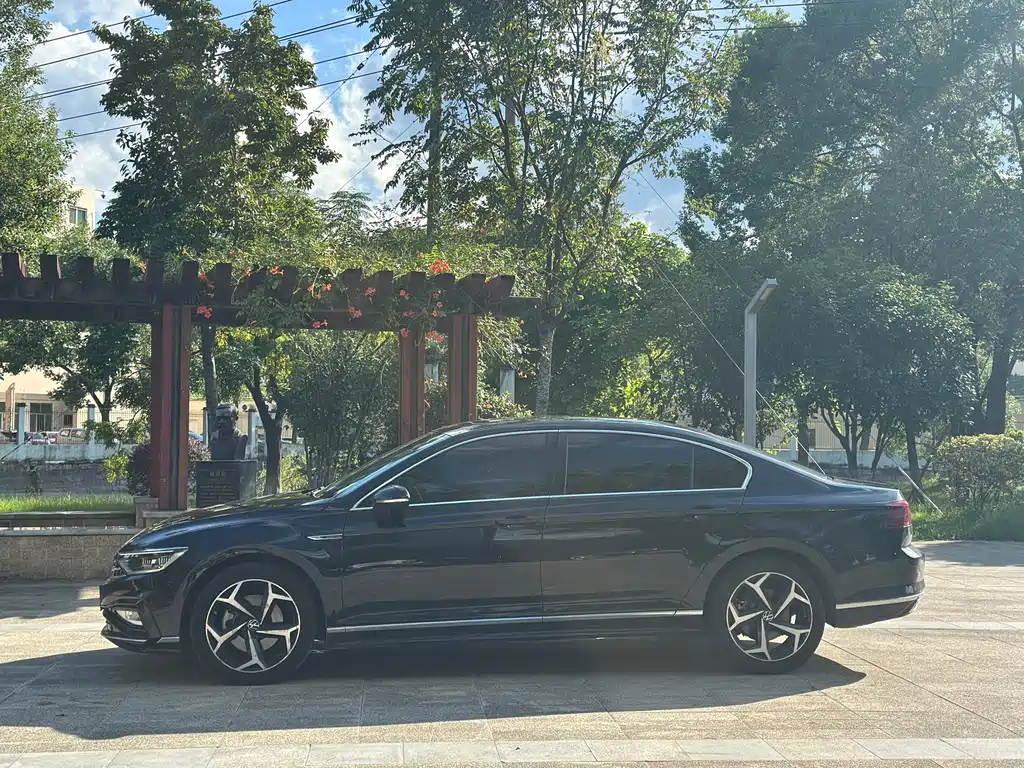 Volkswagen Magotan — миниатюра 4