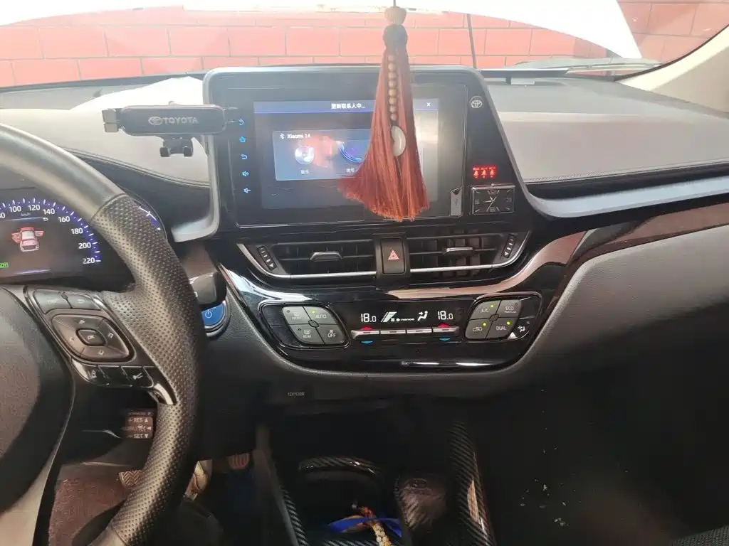 Toyota IZOA — миниатюра 6