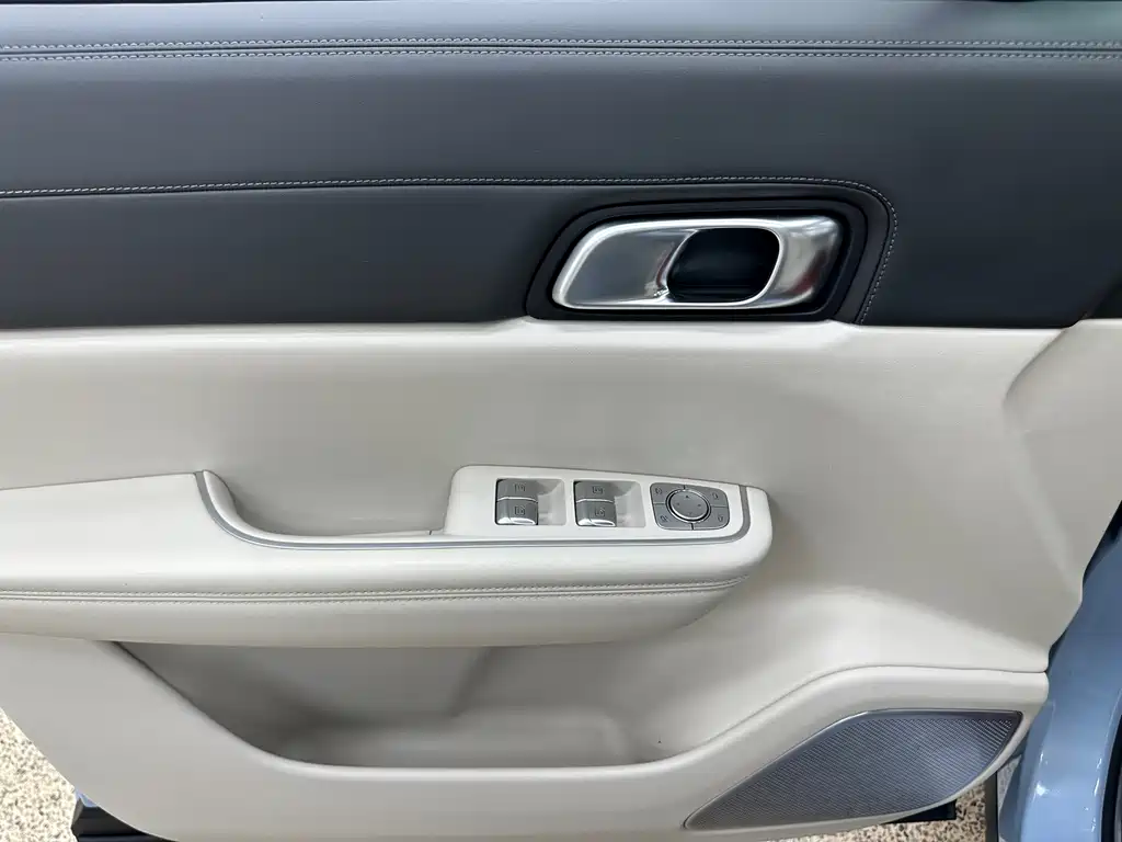 Li Auto Li ONE — миниатюра 12