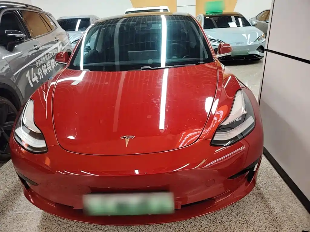 Tesla Model 3 — миниатюра 3
