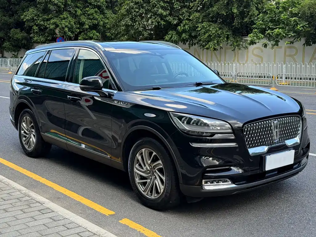 Lincoln Aviator — миниатюра 3