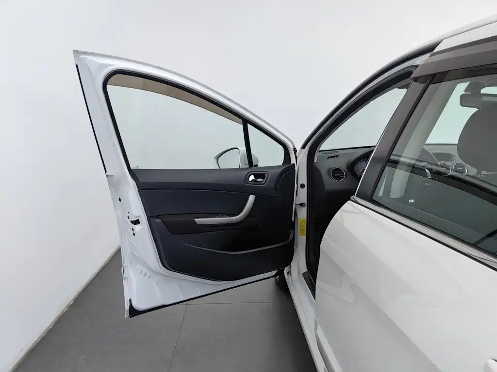 Peugeot 408 — миниатюра 8