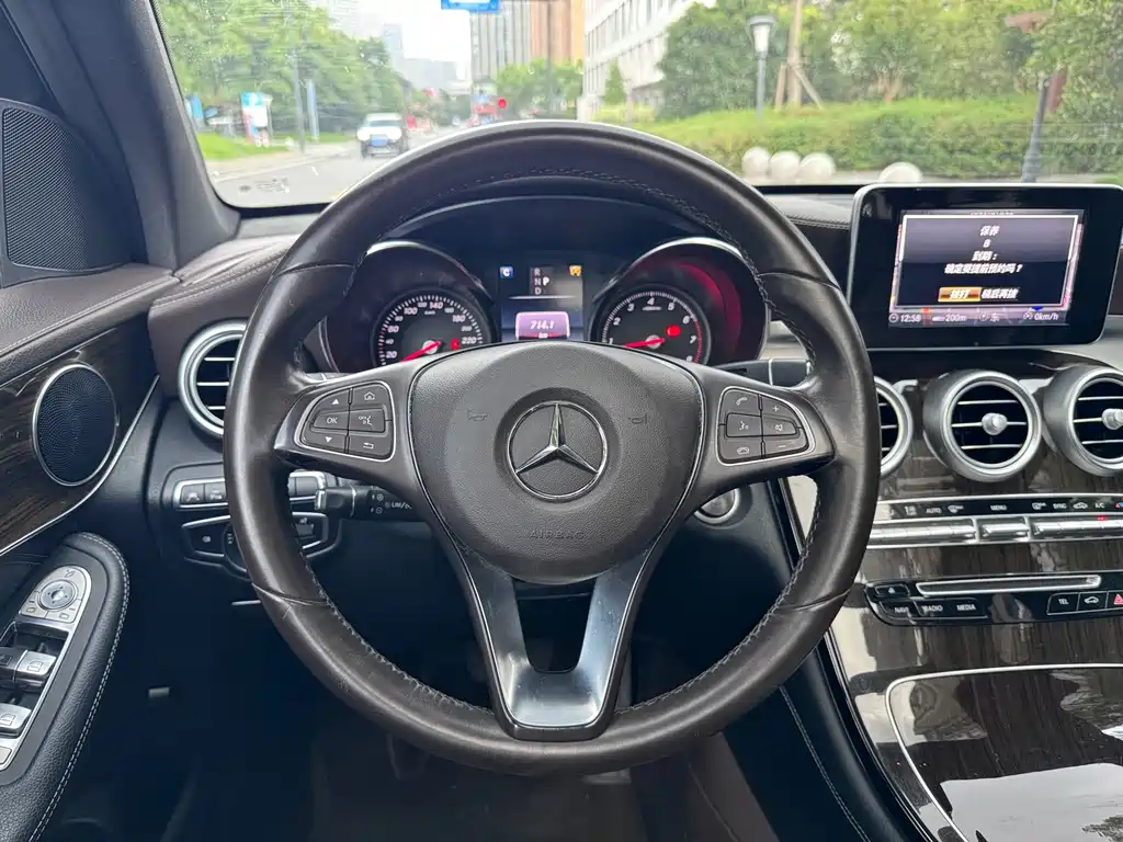 Mercedes-Benz GLC — миниатюра 12