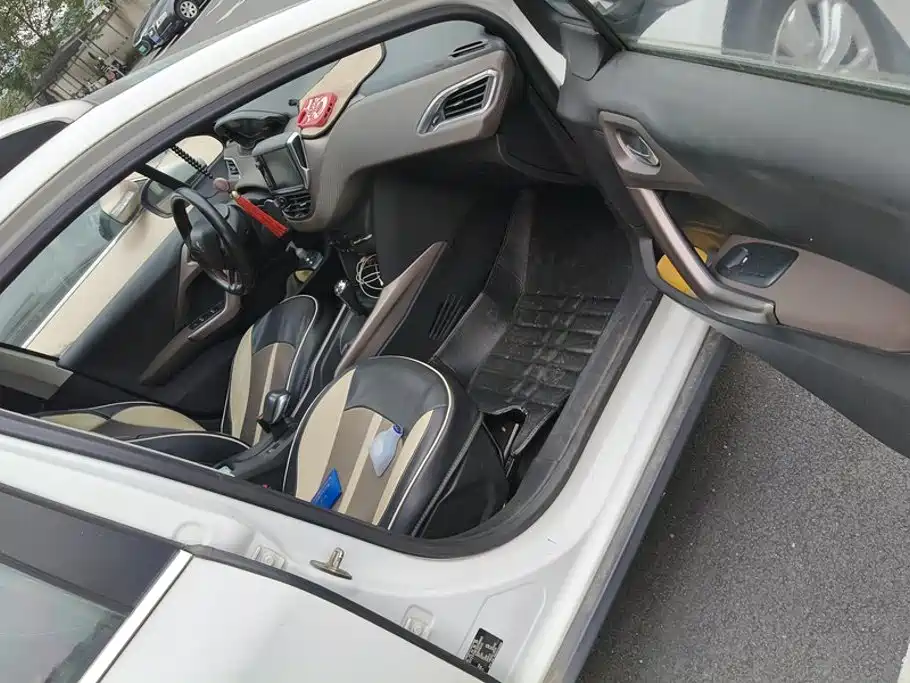 Peugeot 2008 — миниатюра 8