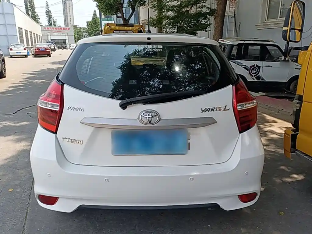 Toyota Yaris L — миниатюра 6
