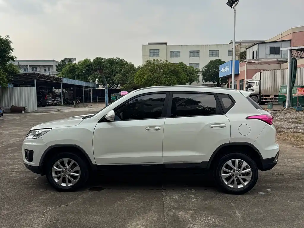 BAIC Senova X35 — миниатюра 6