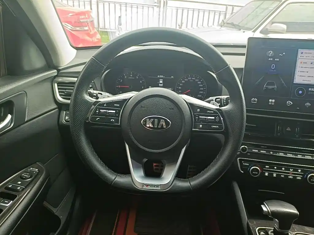 Kia K5 — миниатюра 11