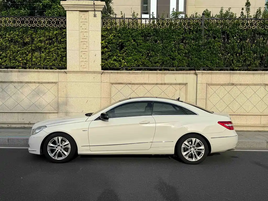 Mercedes-Benz E-Class (Import) — миниатюра 3