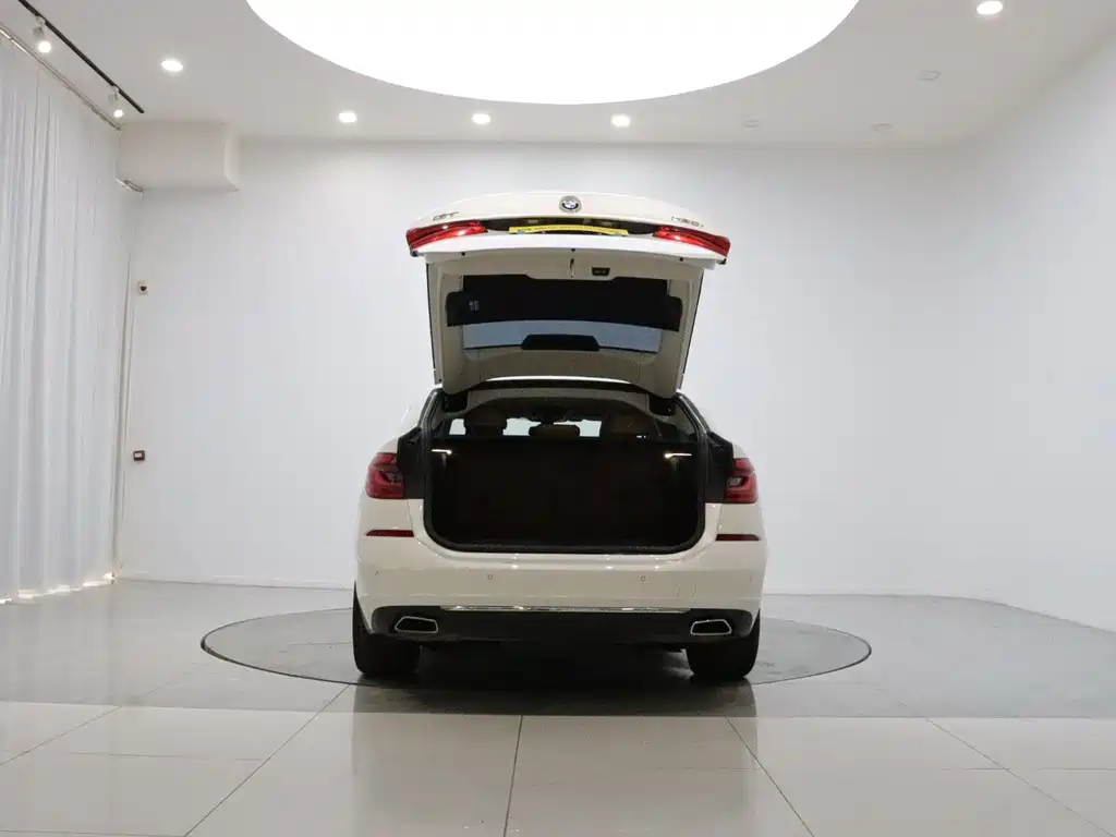 BMW 6 Series GT — миниатюра 8
