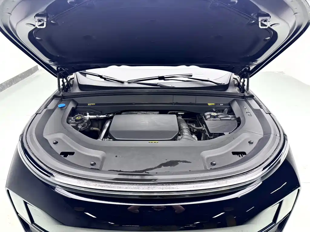 Li Auto Li L8 — миниатюра 10