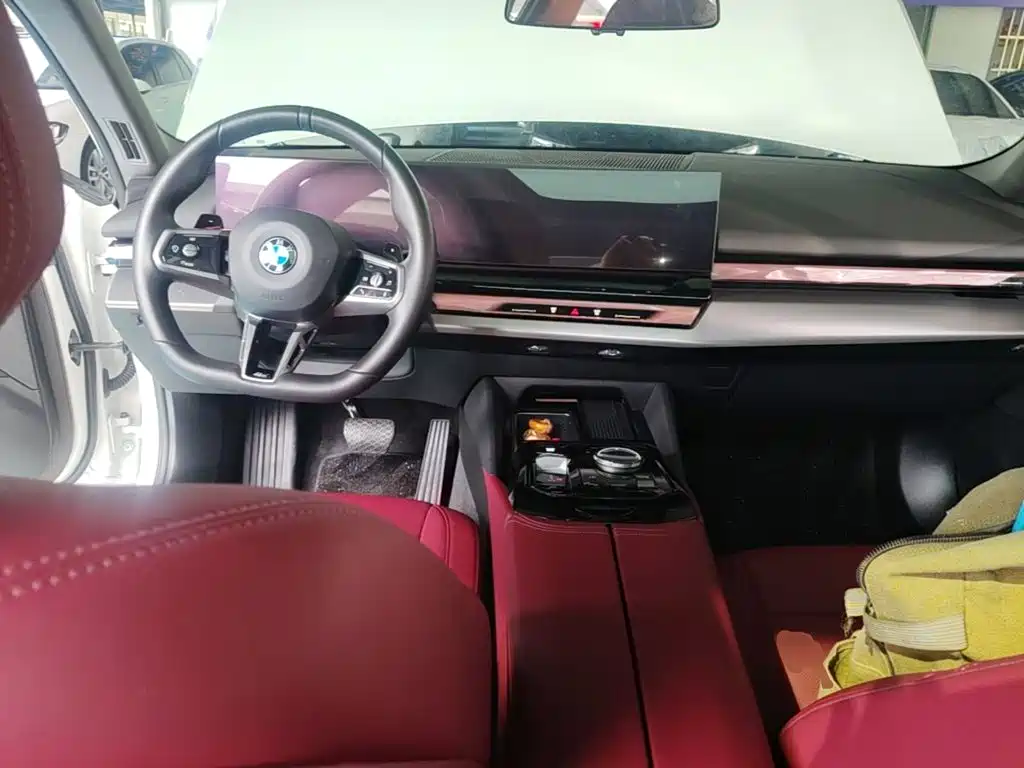 BMW 5 Series — миниатюра 10