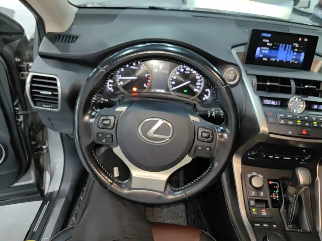Lexus NX — фотографии объявления, Фото 11