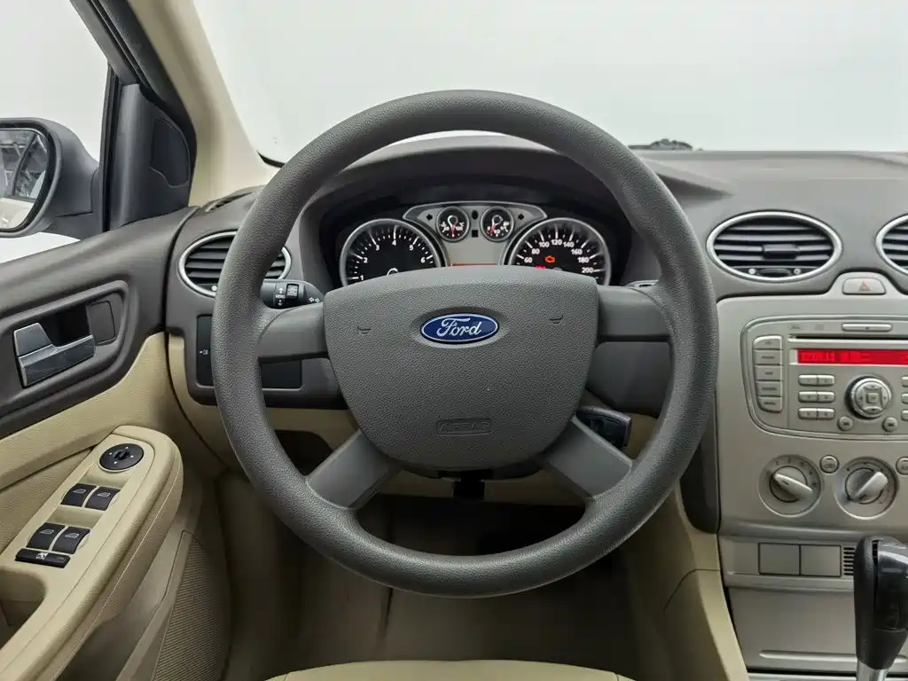 Ford Focus — миниатюра 11