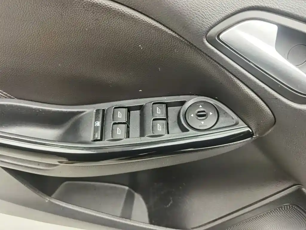 Ford Focus — миниатюра 9