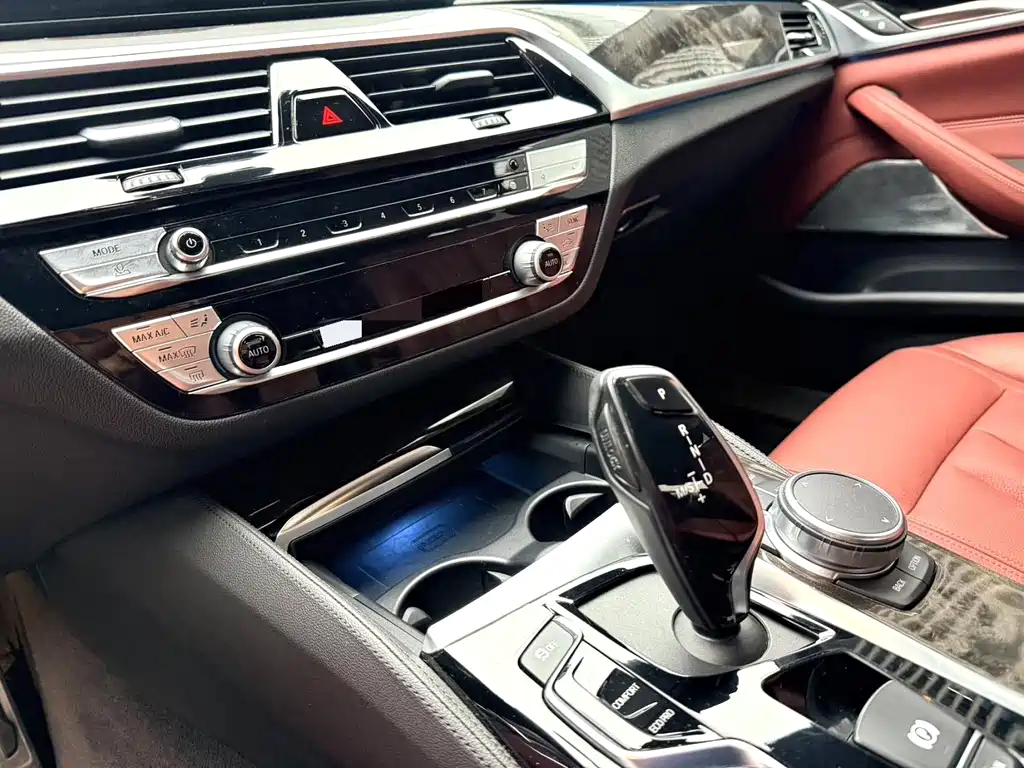 BMW 5 Series — миниатюра 14