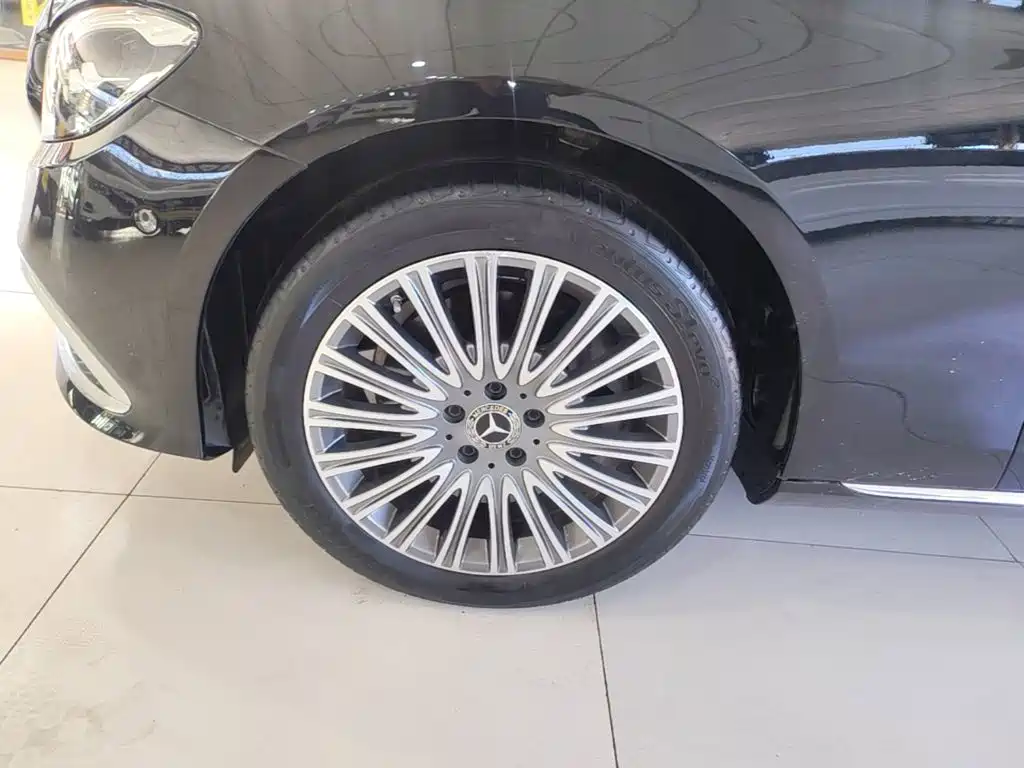 Mercedes-Benz E-Class — миниатюра 23