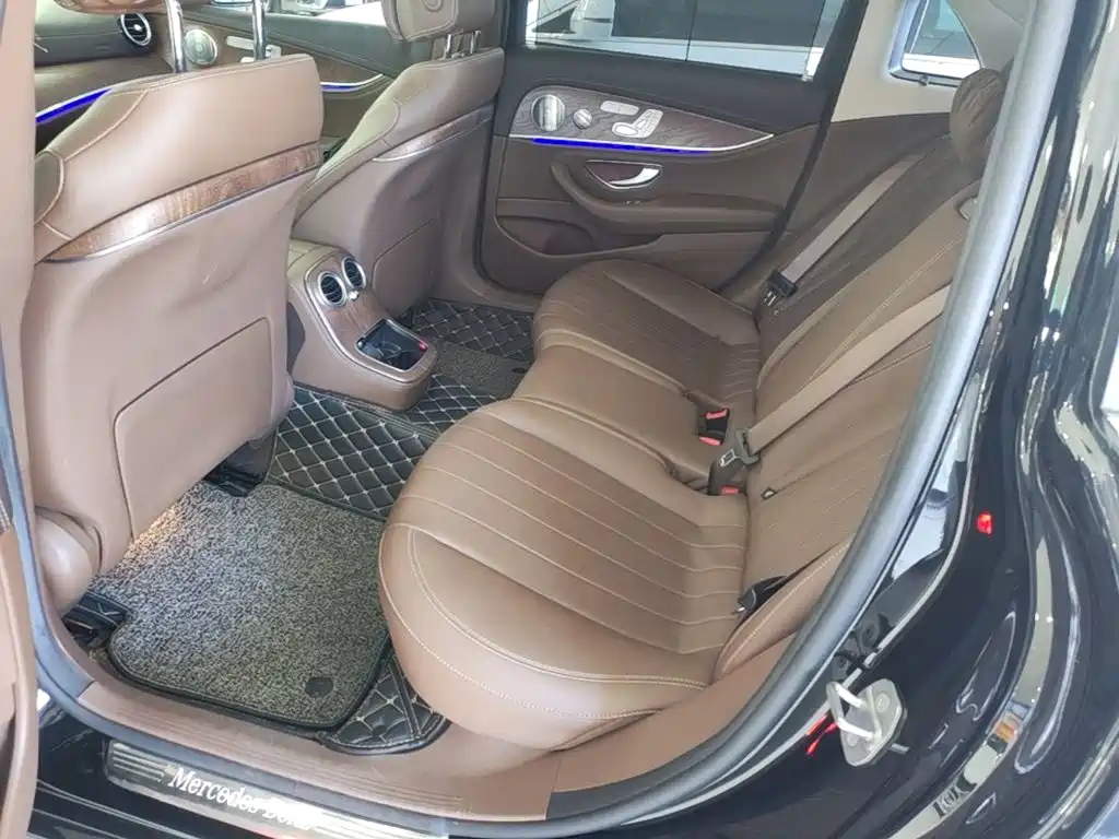 Mercedes-Benz E-Class — миниатюра 17