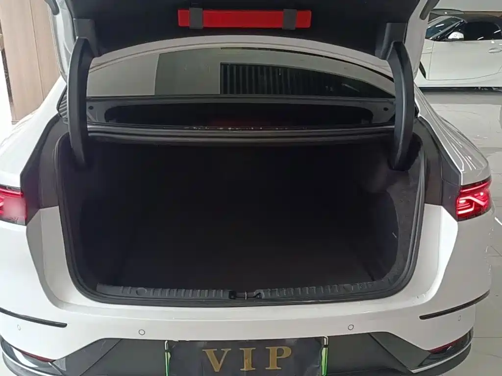 BYD Han — миниатюра 19