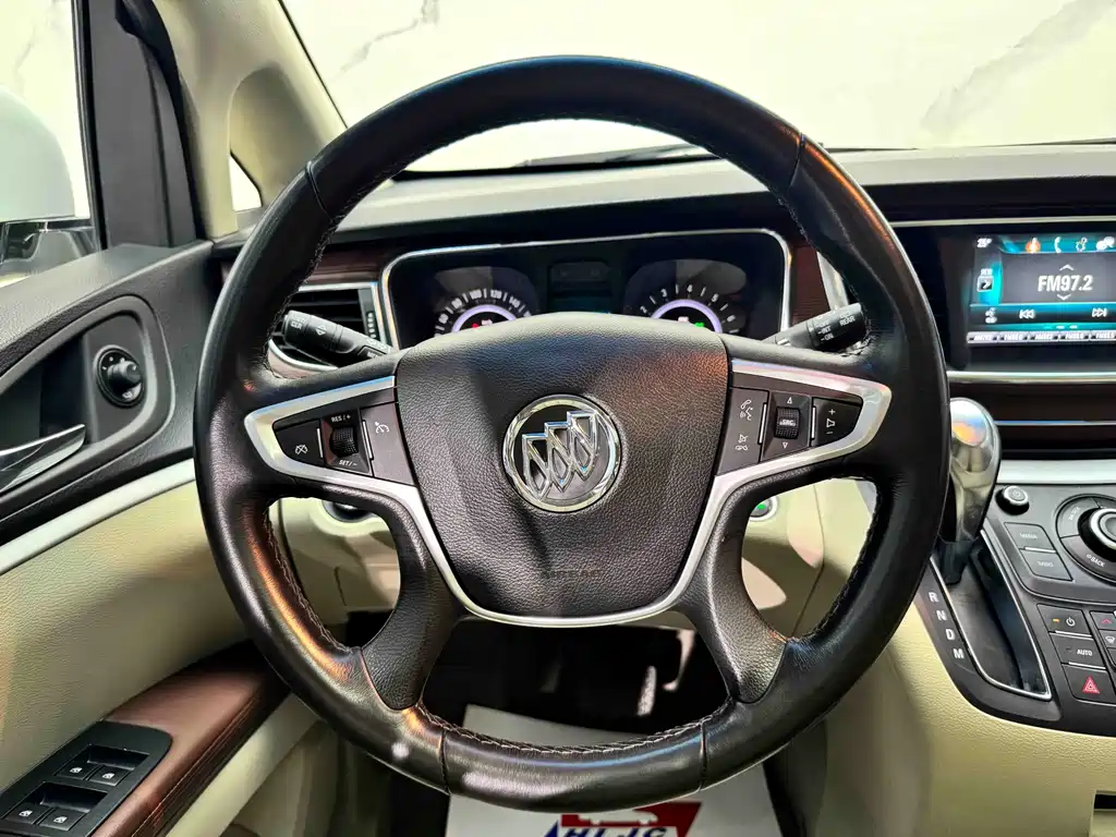 Buick GL8 — миниатюра 11