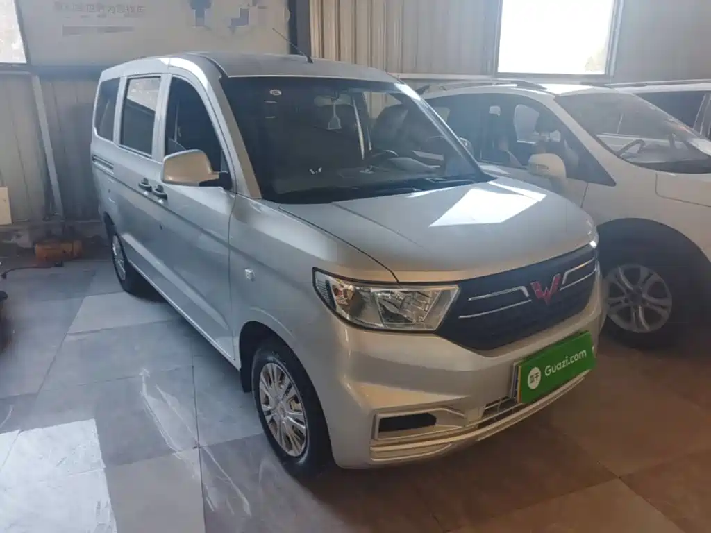 Wuling Hongguang V — миниатюра 4