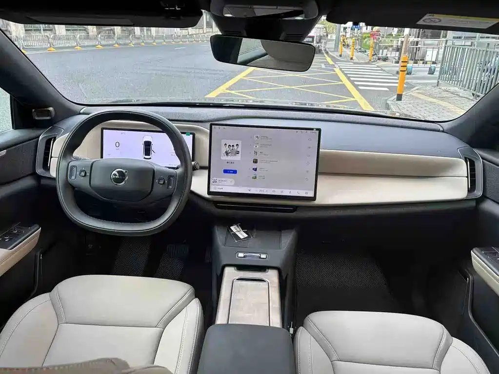 Volvo XC70 PHEV — миниатюра 4