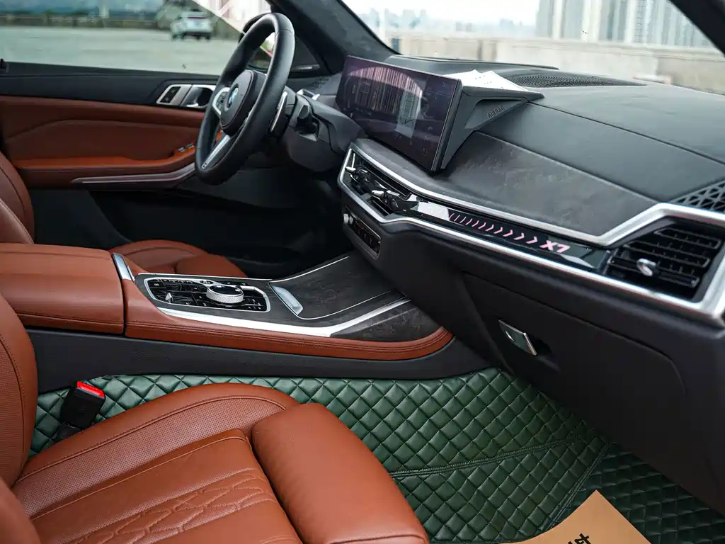 BMW X7 — миниатюра 10