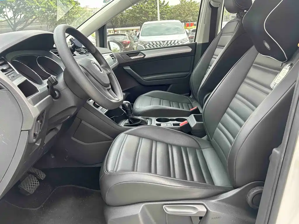 Volkswagen Touran — миниатюра 7