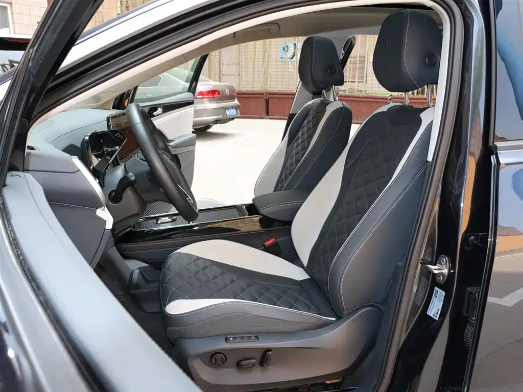 Volkswagen ID.6 Crozz — миниатюра 20