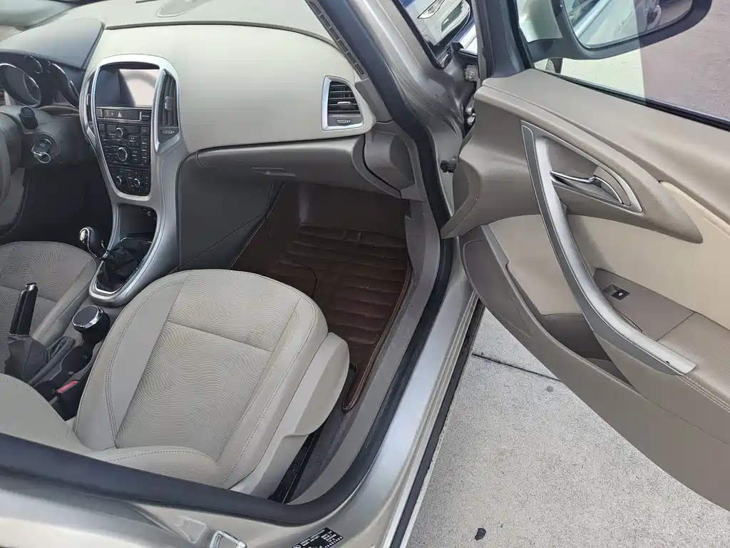 Buick Excelle — миниатюра 18