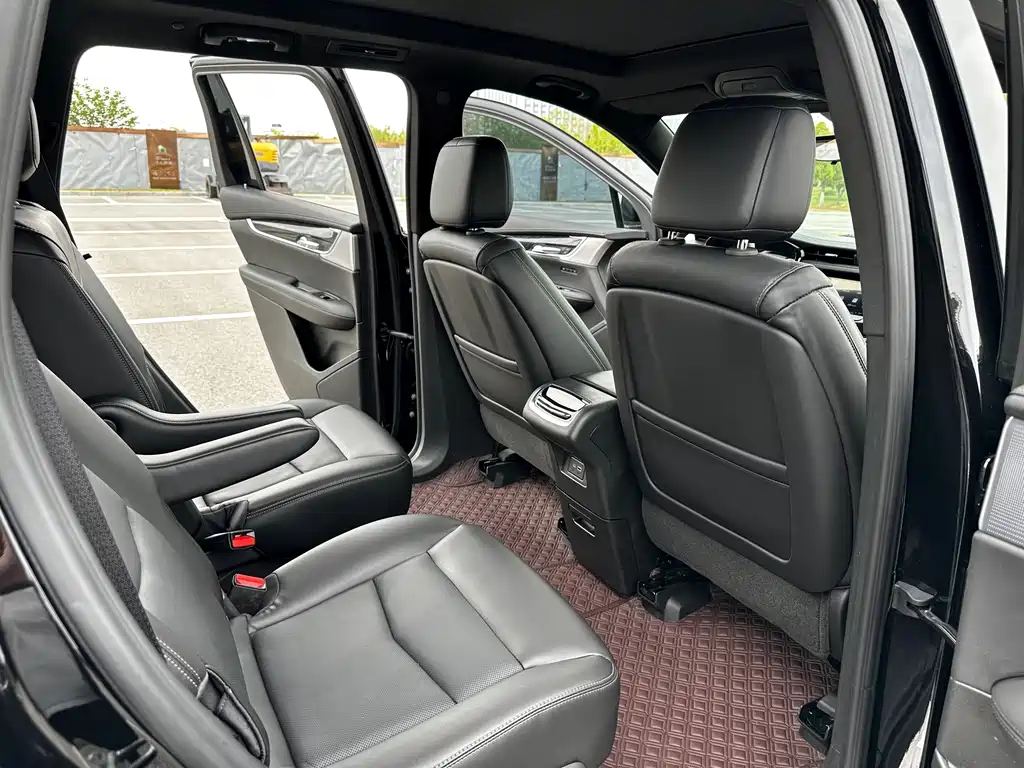 Cadillac XT6 — миниатюра 32