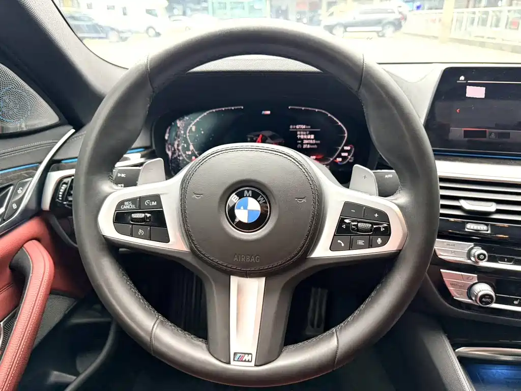 BMW 5 Series — миниатюра 8