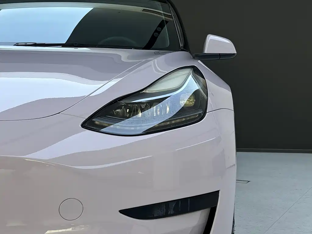 Tesla Model 3 — миниатюра 17