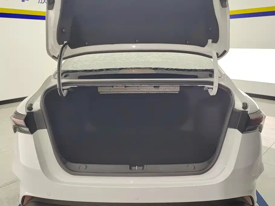 Geely Binrui — миниатюра 4