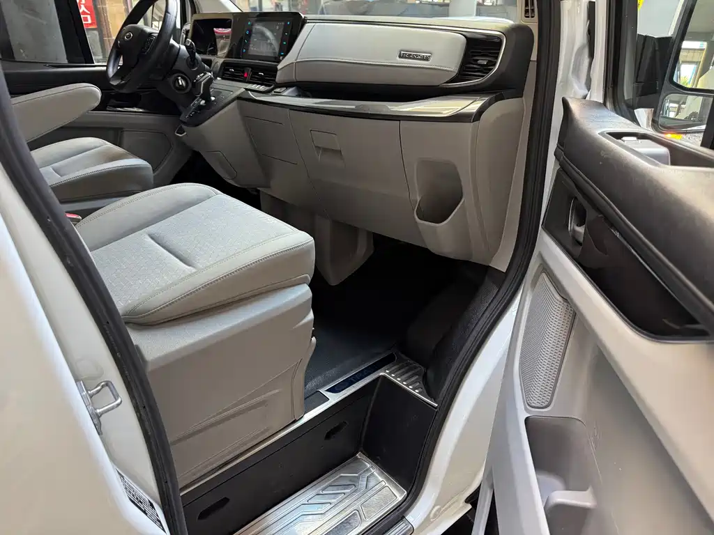 Ford Transit — миниатюра 14