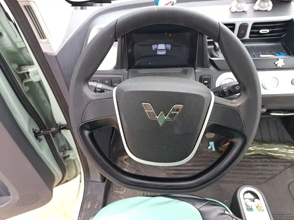 Wuling MINIEV — миниатюра 6