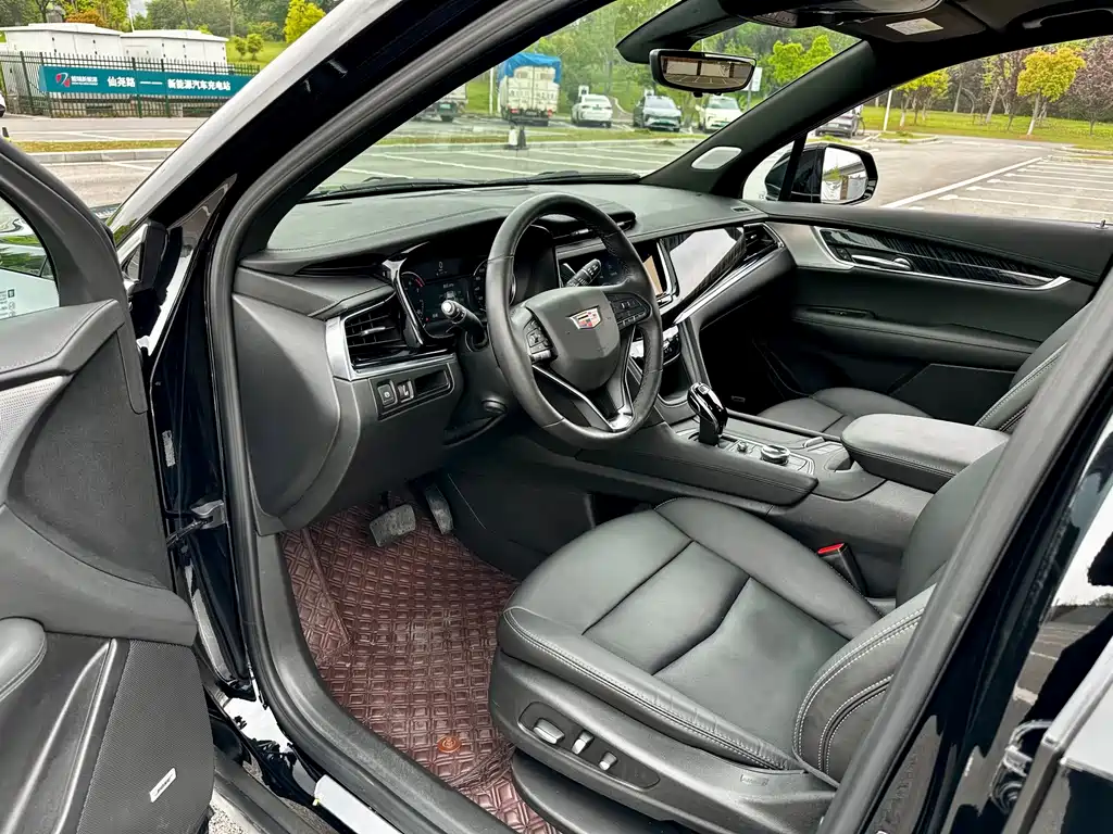 Cadillac XT6 — миниатюра 12